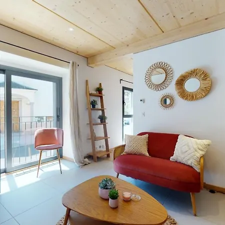Modern And Comfortable At 5 Minutes From Sion Apartment *