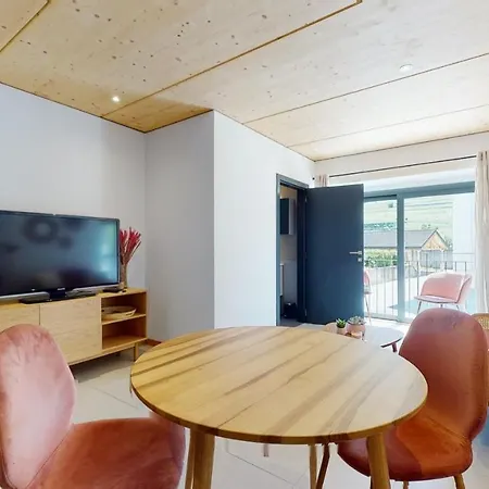 Modern And Comfortable At 5 Minutes From Sion Apartman